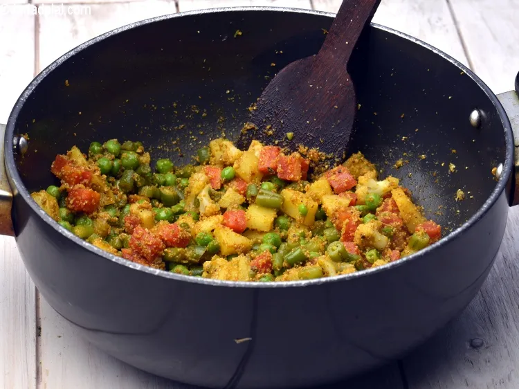 Step 22 – Cook on a medium flame for 2 minutes, while stirring occasionally.