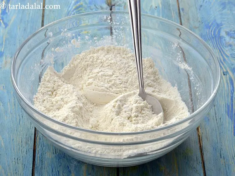 Step 1 – Combine the plain flour, cornflour, sugar, cinnamon powder and baking soda in a deep bowl …