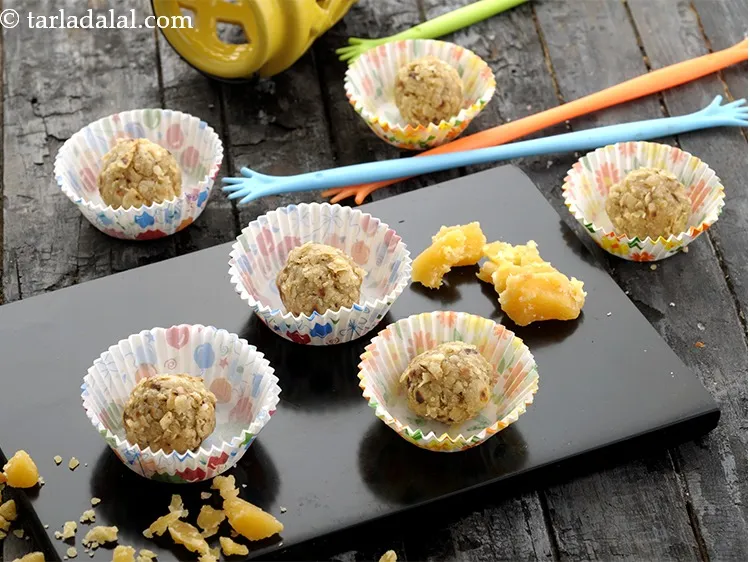 Step 26 – Serve<strong> chapati ladoo recipe for babies and toddlers</strong> upon making or store in an air-tight …