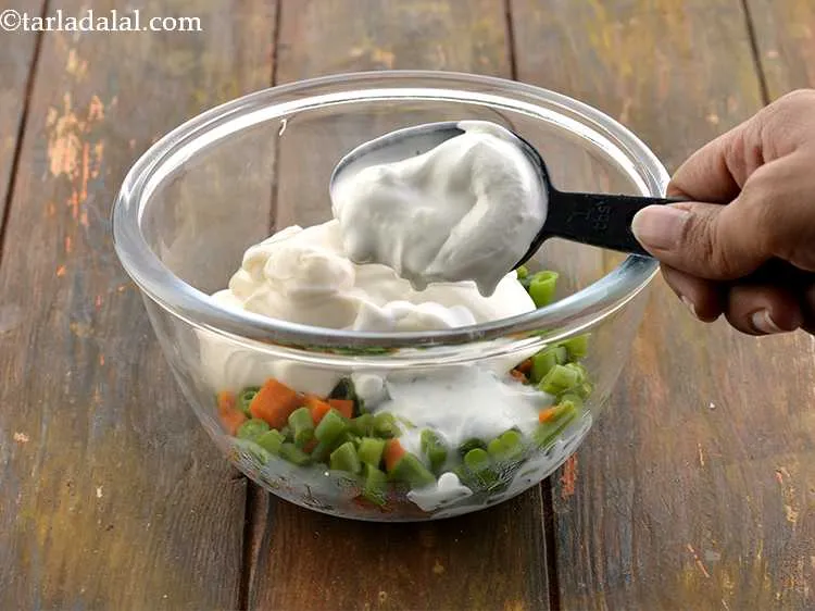 Step 5 – Then, add the fresh cream to it.