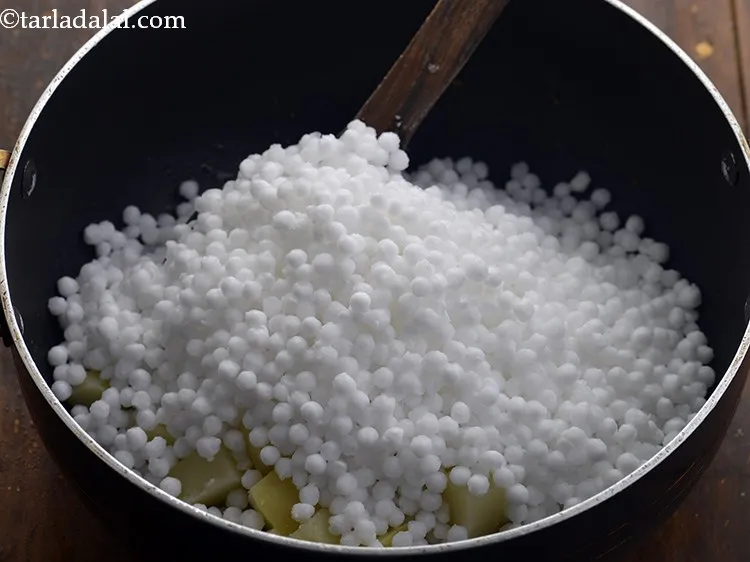 स्टेप 19 – साबूदाना डालें।