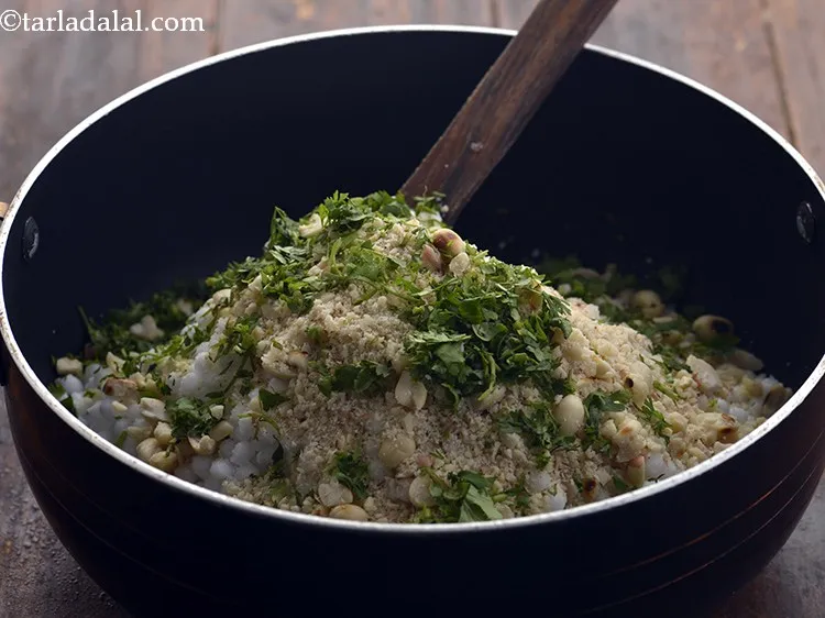 स्टेप 22 – धनिया डालें। बहुत से लोग उपवास के दौरान धनिया का …