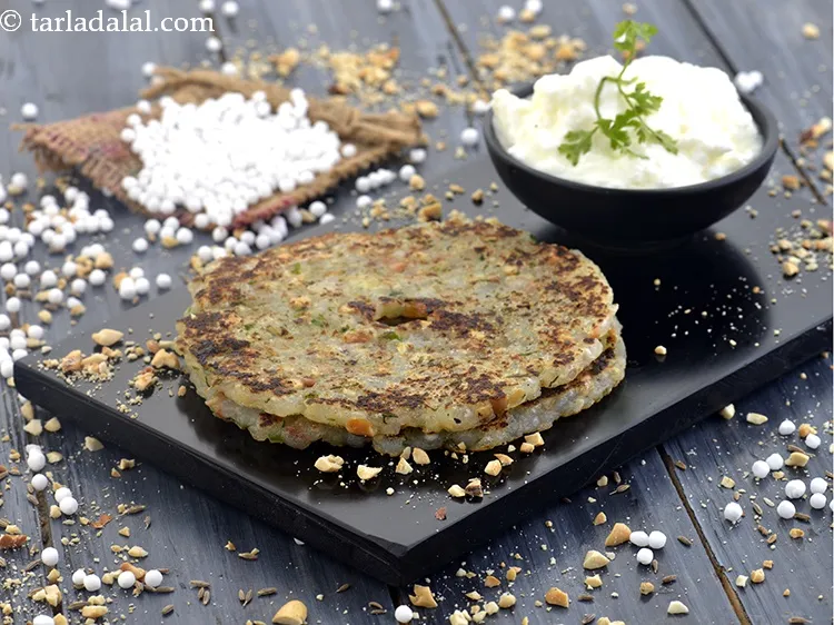 Step 52 – Serve <strong>sabudana thalipeeth recipe | upvas thalipeeth | sago thalipeeth for vrat | Indian farali …