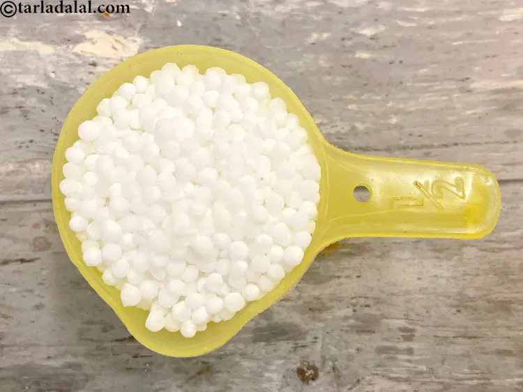 स्टेप 6 – साबूदाना कुछ इस तरह का दिखता है। साबूदाना एक खाद्य …