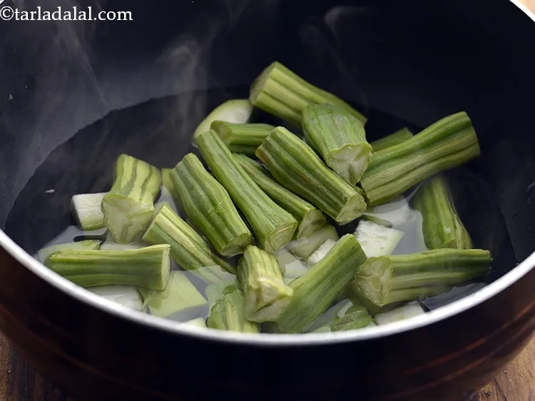 Step 43 – Further add drumstick.