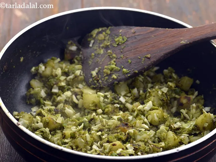 स्टेप 25 – ढककर धीमी आंच पर 5 मिनट तक या सब्जियों के …