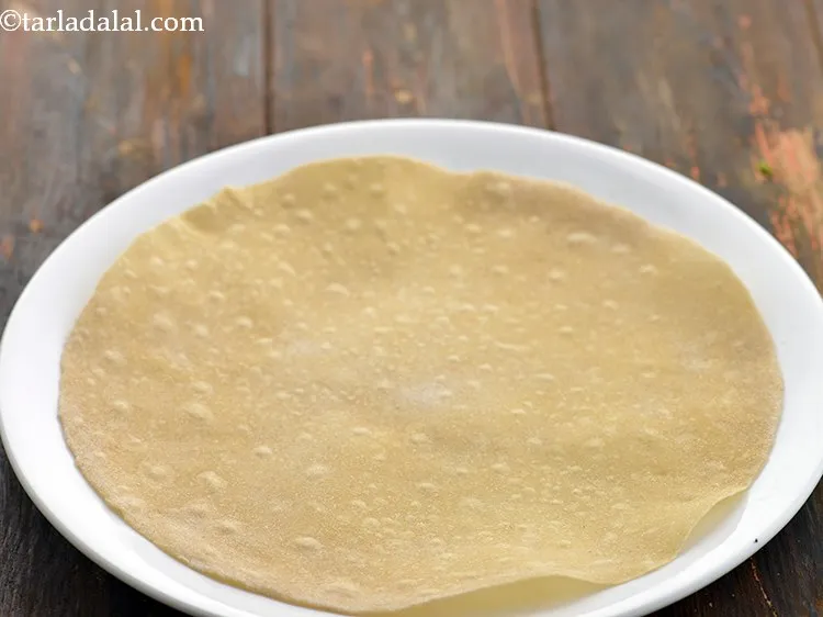 स्टेप 37 – निकाल कर प्लेट में रख लें।