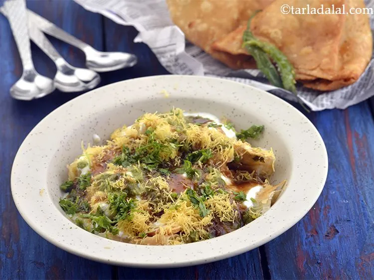 Step 2 – Piping hot samosas tastes amazing with tongue-tickling chutneys but, you can even transform them into …