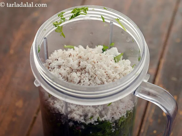 Step 3 – Add freshly grated coconut. It provides nice volume and unique flavour to the <strong>sandwich hari …