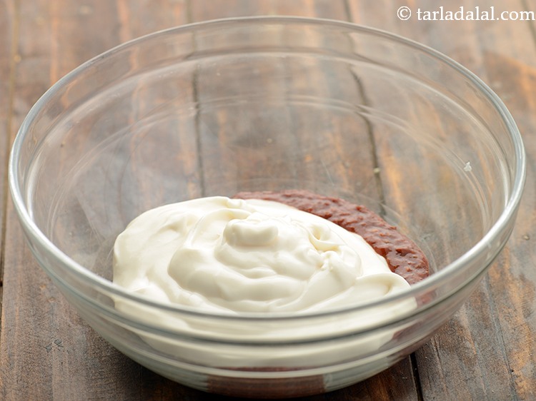 Step 3 – Add mayonnaise.We have used <a href="https://www.tarladalal.com/Eggless-Mayonnaise--Easy-Homemade-Mayonnaise-Recipe-3254r">homemade mayonnaise</a>.&nbsp;