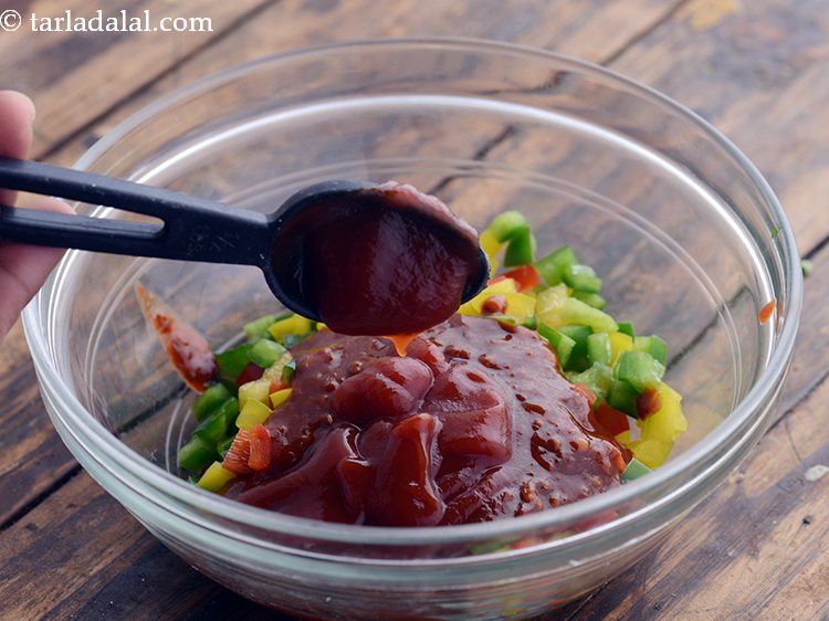 स्टेप 8 – एक बेहतर रंग देने के लिए टमाटर केचप डालें। हमारी …