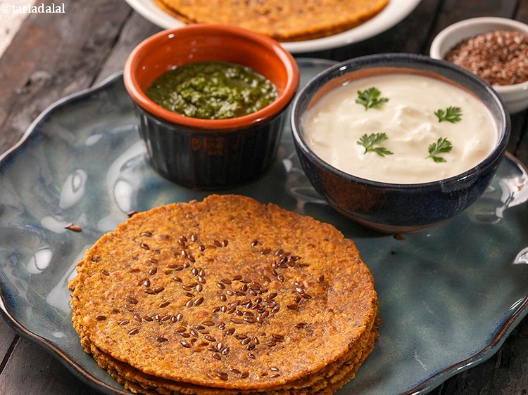 Step 29 – Serve&nbsp;<strong>flaxseed roti</strong> with curds.&nbsp;See <a href="https://www.tarladalal.com/how-to-make-curd-or-dahi-at-home-2790r">how to make curds</a>.