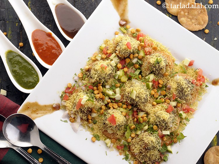 Step 17 – Serve&nbsp;<strong>s</strong><b><span style="font-size: 12pt; font-family: Cambria;">treet style sev puri&nbsp;| Mumbai roadside sev puri &nbsp;|&nbsp;homemade&nbsp;sev poori chaat …