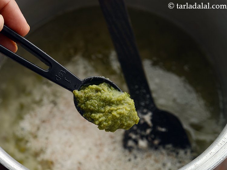 स्टेप 17 – नमक और हरी मिर्च का पेस्ट डालें। अपनी पसंद के …
