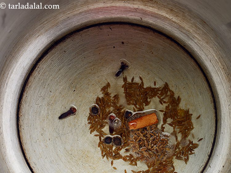 स्टेप 8 – कालीमिर्च डालें।