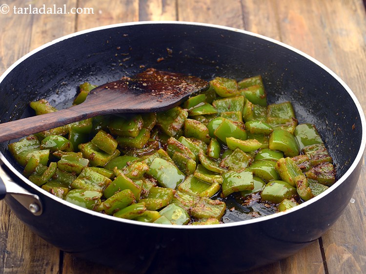 Step 21 – Saut&eacute; on a medium flame for 1 minute, while stirring occasionally. The capsicum should be …