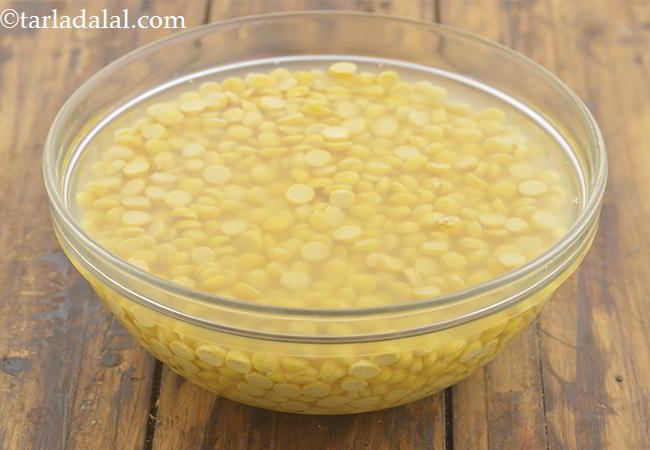 Step 1 – To make the&nbsp;<strong>dal pakwan recipe | Sindhi dal pakwan | Sindhi breakfast |</strong>, we first …