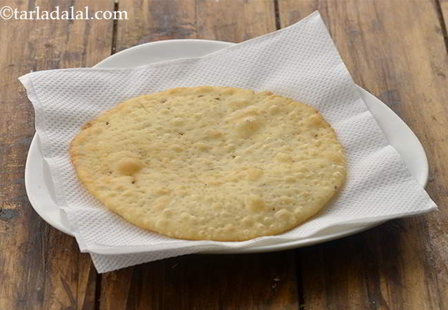 स्टेप 36 – तेल सोखनेवाले कागज पर निकाल लें और एक तरफ रख …