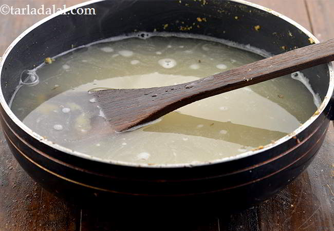 स्टेप 17 – ४ कप पानी डालें और एक उबाल आने लें। आपको …