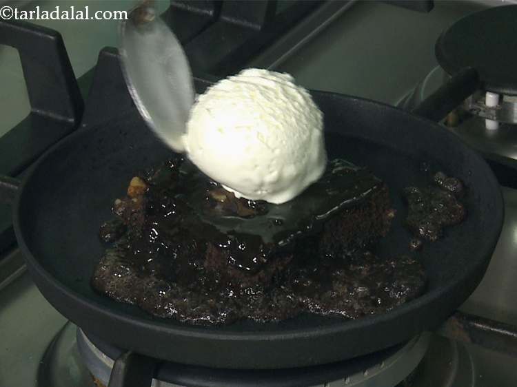 Step 23 – Place 1 scoop of vanilla ice-cream.