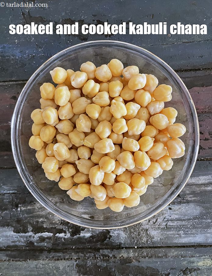Step 12 – Soaked and cooked kabuli chana ready to be used in paratha.