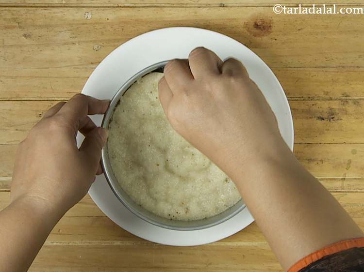 Step 19 – Once cooled, loosen the edges using a knife.&nbsp;
