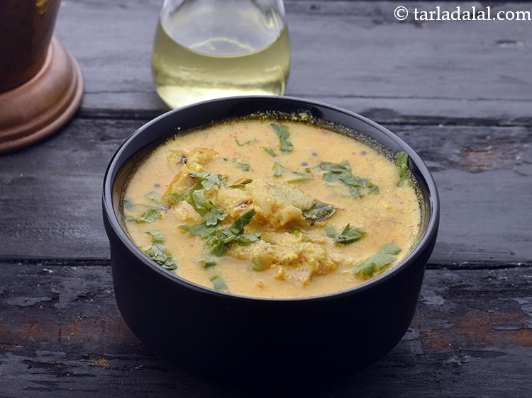 Step 11 – Serve hot and immediately garnished with coriander.