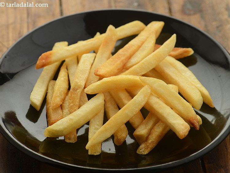 Step 18 – To prepare&nbsp;<strong>creamy French fries recipe |&nbsp;loaded cheese fries recipe |&nbsp;Indian style loaded fries |</strong>&nbsp;place the …