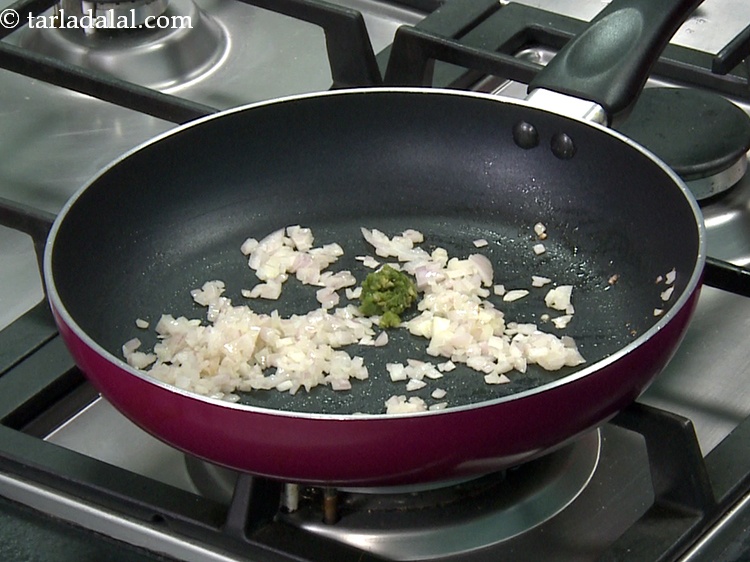 Step 20 – Add 1/4 tsp&nbsp;<a href="https://www.tarladalal.com/glossary-green-chilli-paste-hari-mirch-ki-paste-mirchi-paste-333i">green chilli paste</a>. This can be replaced with finely chopped green chillies.