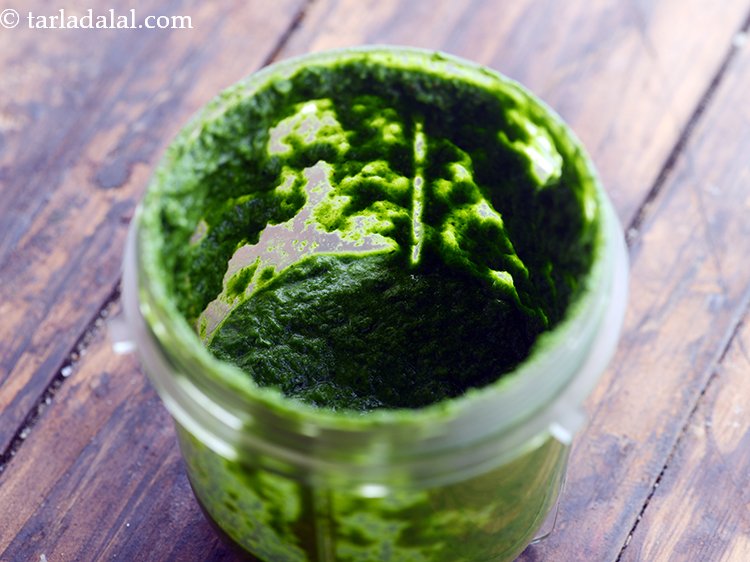 स्टेप 9 – मिक्सर में पीसकर मुलायम पेस्ट बना लें और एक तरफ …