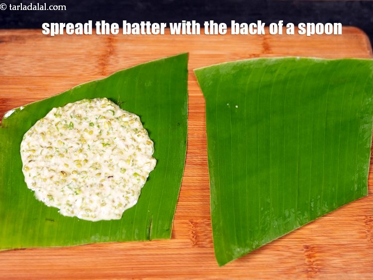 Step 32 – <meta charset="UTF-8" /> Spread the batter with the back of a spoon on the banana …