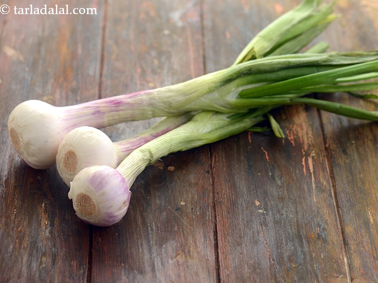 Step 6 – Buy slender spring onions with plump white bulbs which are crisp and hard.&nbsp;