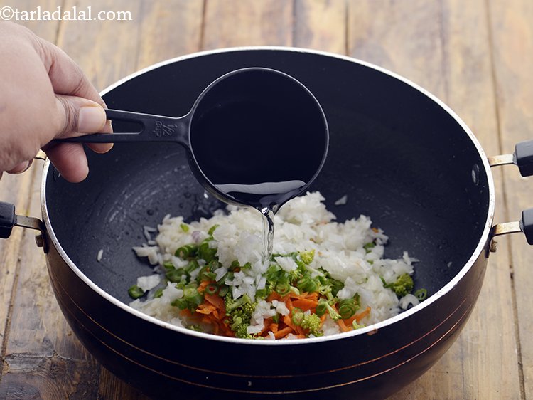 स्टेप 13 – फिर से पकाने के लिए १/२ कप पानी डालें। इस …