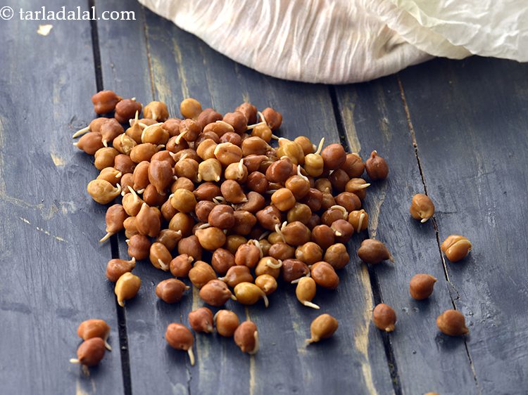 Step 19 – Add 1/4 cup&nbsp;<a href="https://www.tarladalal.com/glossary-sprouted-and-boiled-kala-chana--2410i">sprouted and boiled kala chana (brown chick peas)</a>.