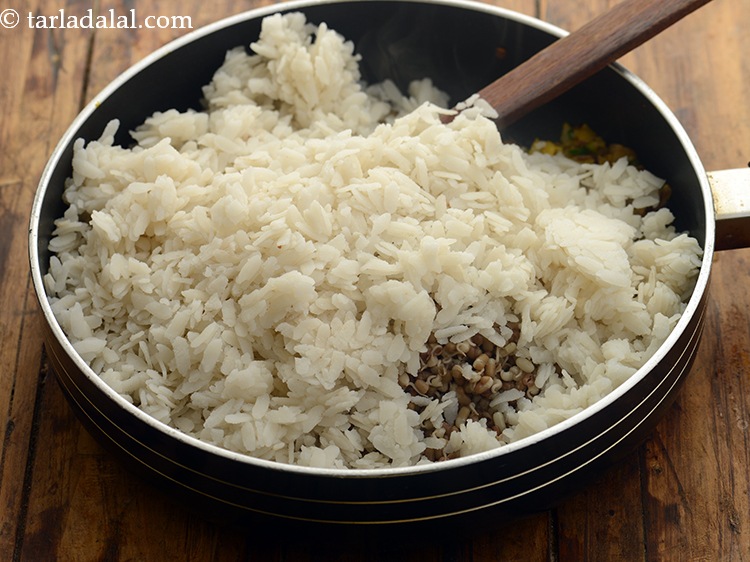 Step 20 – Add the soaked beaten rice.