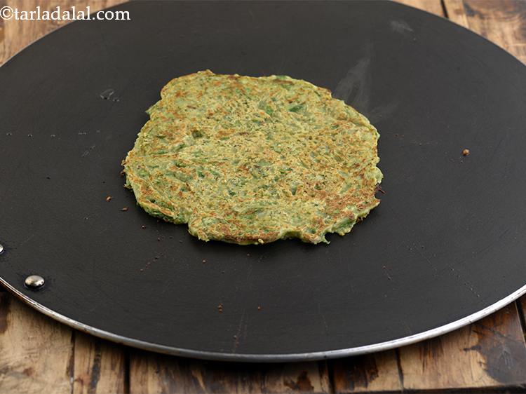 Step 21 – Repeat with the remaining batter to make 3 more <strong>sprouted moong and methi chilla recipe …