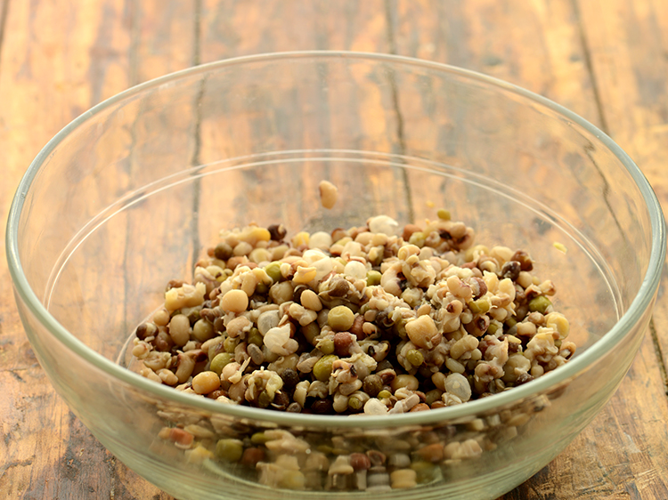 Step 2 – To make&nbsp;<strong>mixed sprouts corn chaat recipe | sprouts and corn chatpata chaat | sprouts and …