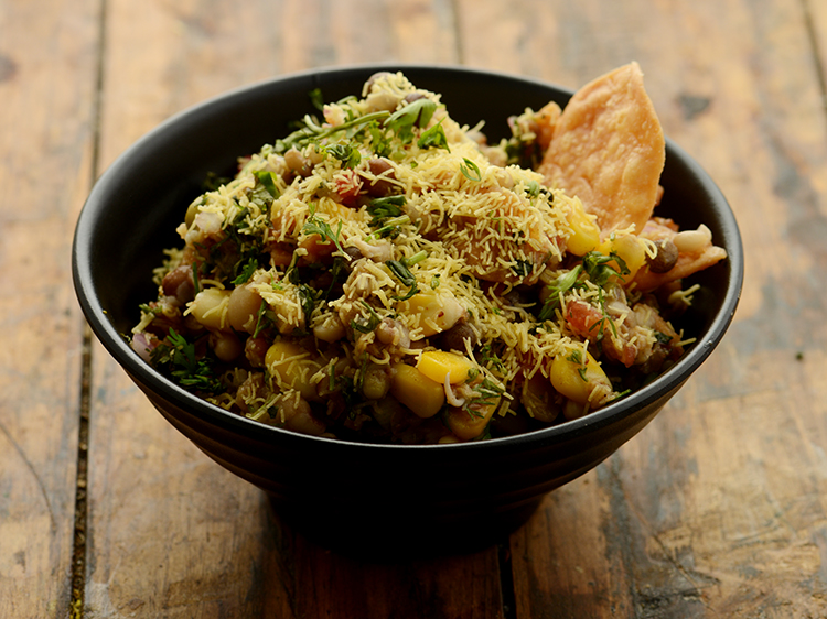 Step 14 – Sprinkle coriander on&nbsp;<strong>mixed sprouts corn chaat | sprouts and corn chatpata chaat | sprouts and …