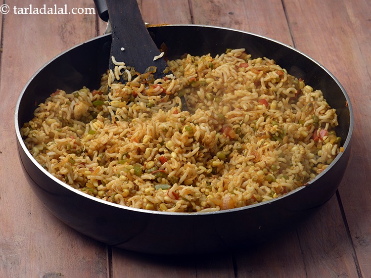 स्टेप 37 – अच्छी तरह से मिलाएं और लगातार हिलाते हुए मध्यम आंच …