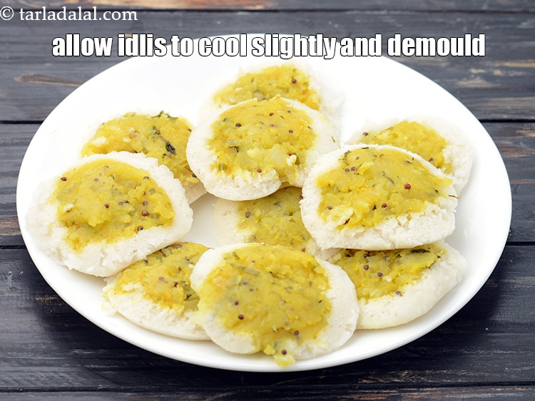 Step 28 – Make sure the idlis are cooled well before you demould.&nbsp;<br /> &nbsp;