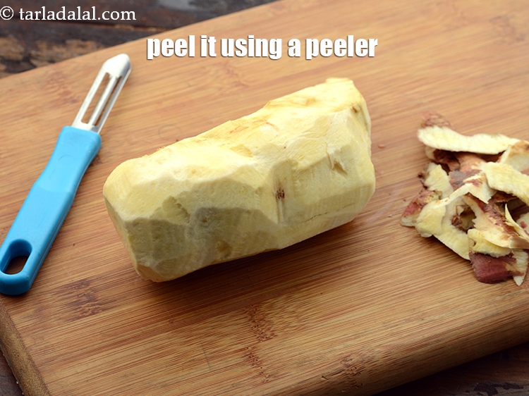 Step 4 – Peel the shakarkand using a peeler.&nbsp;