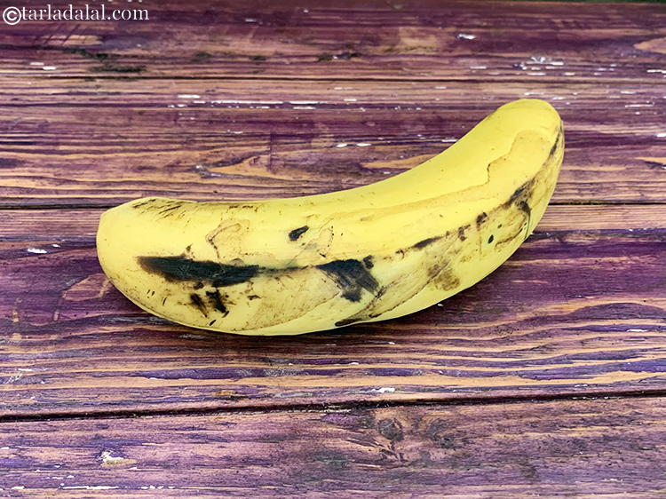 Step 2 – To make&nbsp;<strong>banana and peanut butter snack with cinnamon&nbsp;|&nbsp;banana and peanut butter snack&nbsp;|&nbsp;healthy Indian caramelised banana …