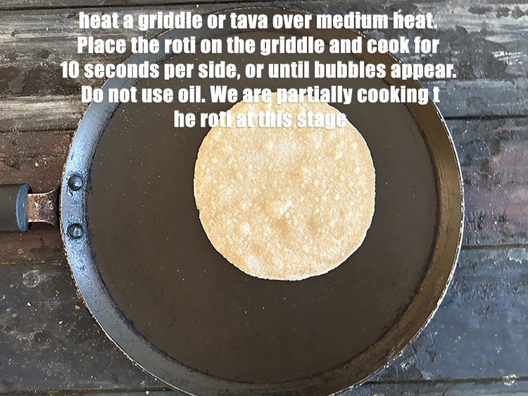 स्टेप 21 – एक&nbsp;तवे को मध्यम आंच पर गर्म करें।&nbsp;रोटी को तवे पर …