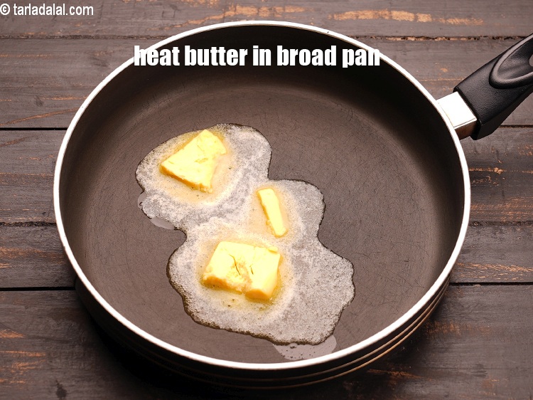 स्टेप 3 – <strong>मशरूम सूप क्रीम</strong>&nbsp;बनाने के लिए&nbsp;एक चौड़े पैन में २ टेबल-स्पून&nbsp;<a …