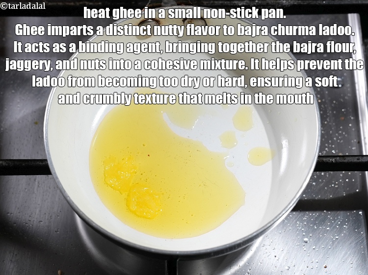 स्टेप 3 – गुड़ की चाशनी के लिए, एक छोटे नॉन-स्टिक पैन में …