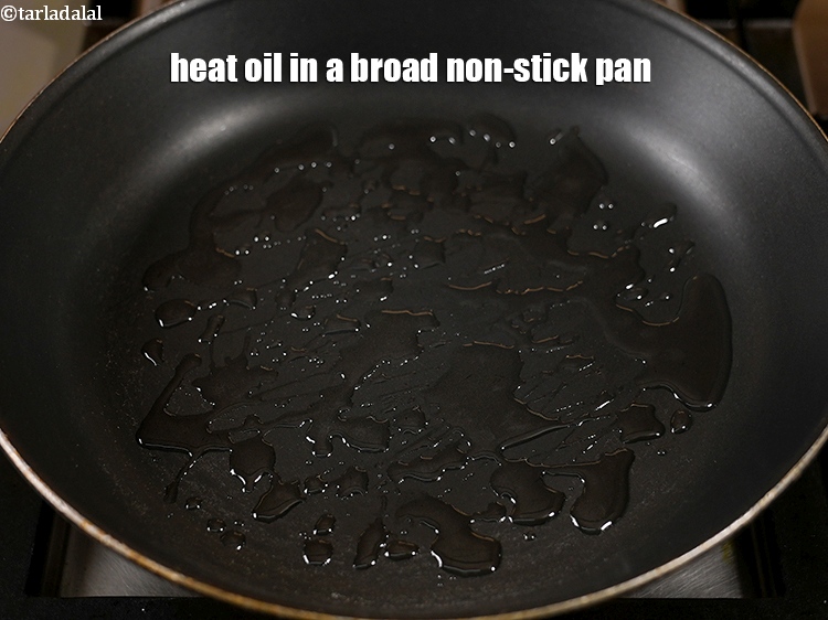 स्टेप 3 – <strong>मशरूम मसाला रेसिपी&nbsp;|&nbsp;रेस्तरां स्टाइल मशरूम मसाला&nbsp;|&nbsp;मसालेदार मशरूम सब्ज़ी&nbsp;|&nbsp;</strong>बनाने के लिए&nbsp;एक …