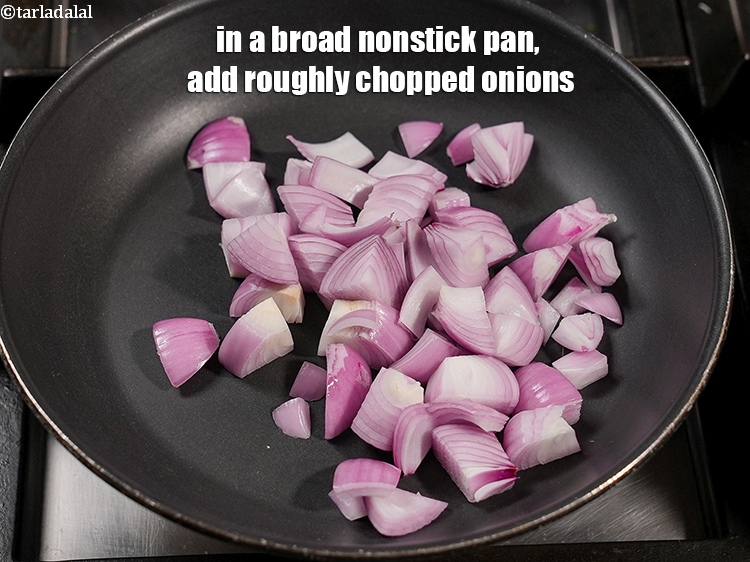 Step 3 – To make <strong>Kashmiri paneer methi chaman recipe&nbsp;|&nbsp;methi paneer chaman curry&nbsp;|&nbsp;methi chaman&nbsp;|</strong>&nbsp;in broad nonstick pan, add …