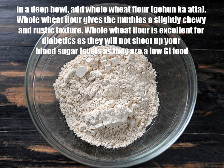 स्टेप 32 – <strong>पालक और दूधी मुठिया</strong>&nbsp;बनाने के लिए&nbsp;, एक गहरे कटोरे में&nbsp;१ …