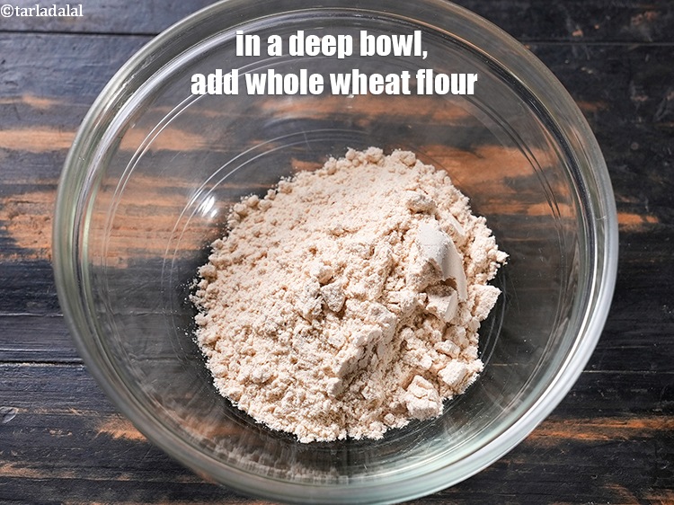 स्टेप 3 – <strong>बेक्ड मिक्स्ड स्प्राउट्स समोसा</strong>&nbsp;बनाने के लिए&nbsp;, एक गहरे कटोरे में५ …