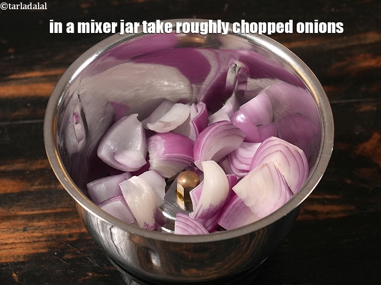 स्टेप 2 – <strong>क्रिस्पी फ्राइड गोभी</strong> के लिए पीसकर मुलायम पेस्ट बनाने के …